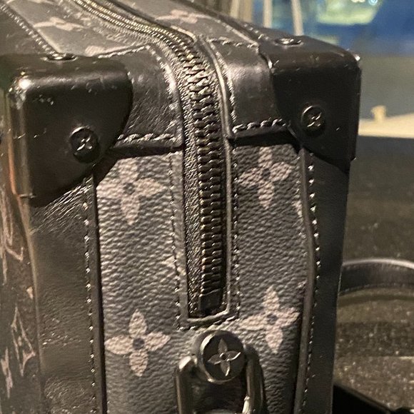 Louis Vuitton man bag - Picture 2 of 3